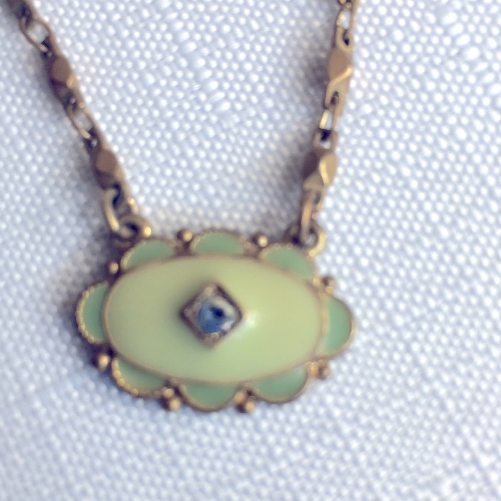Enamel vintage-style necklace.